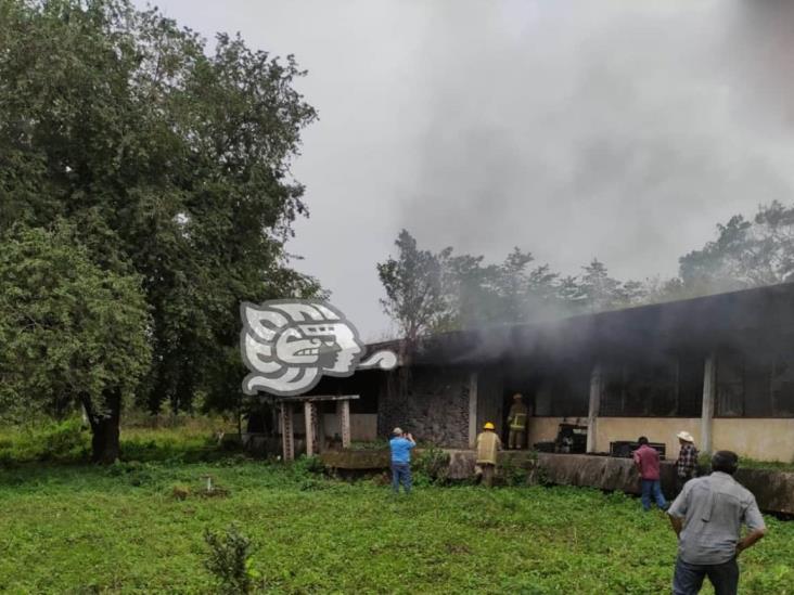 Se registra incendio en congregación de Misantla