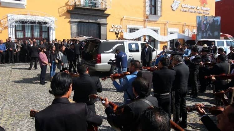Con mariachis, dan el último adiós a Miguel Barbosa, gobernador de Puebla