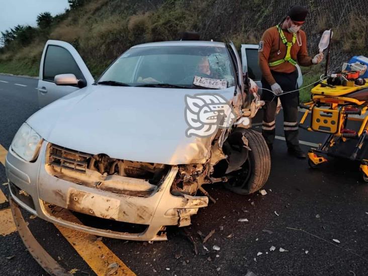 Tráiler impacta a automóvil en la carretera Vega de Alatorre-Nautla