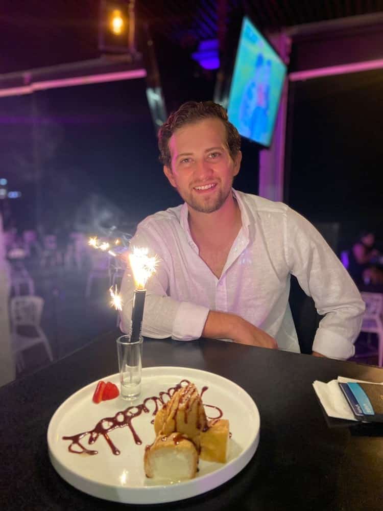 Bryan Fernández celebra su cumpleaños