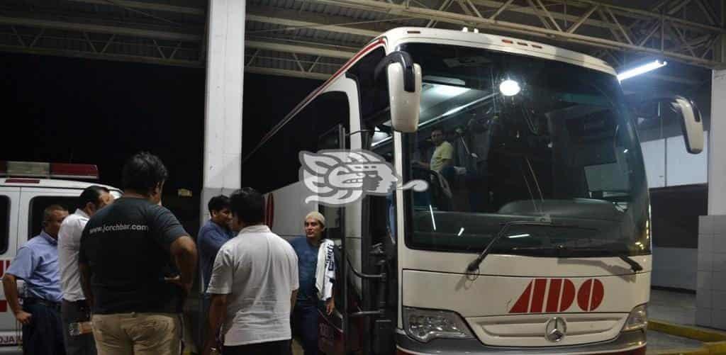 Colocan falso retén y asaltan autobús de pasajeros en sur de Veracruz