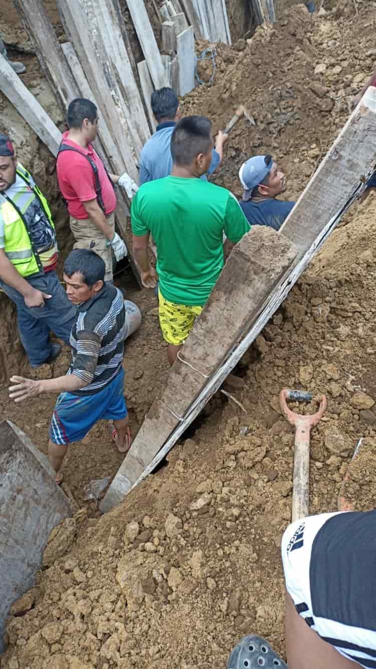 Vecinos unidos para rescatar a obreros sepultados en San Andrés