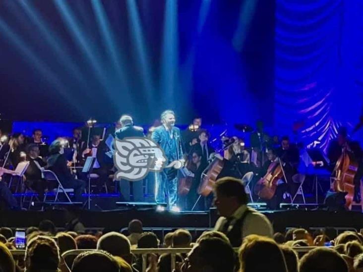Manuel Mijares vuelve a Xalapa; deleita a sus fans con su música