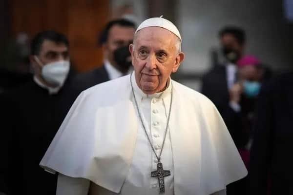 “La homosexualidad no es un delito”: papa Francisco; leyes son injustas, dice