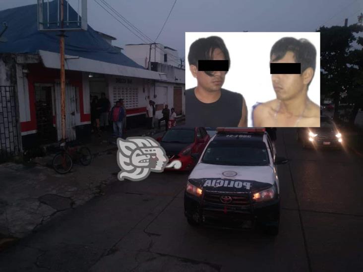 Se armó la gorda en cantina de Coatzacoalcos; dos detenidos