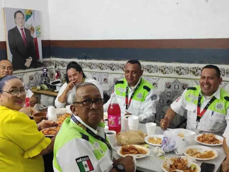 Oficiales de Tránsito de Alvarado festejan su día