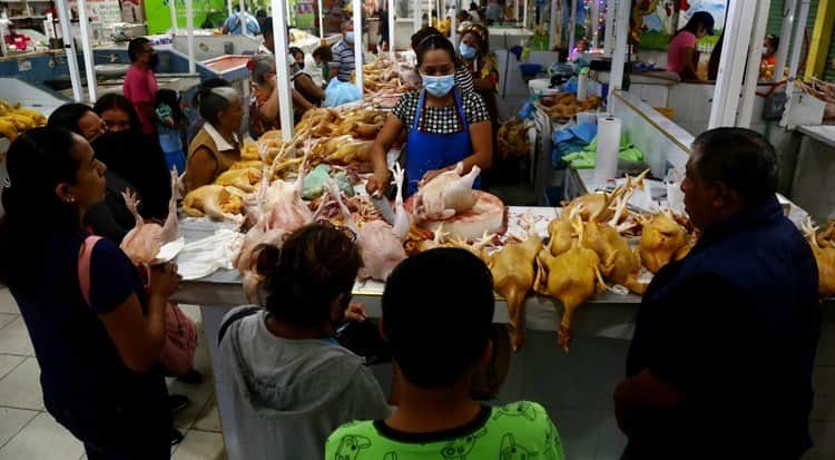 Pavos en mercado de Coatzacoalcos alcanzan los mil 500 pesos