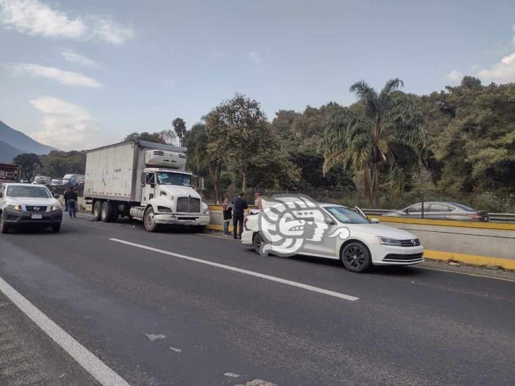 Se registra carambola en autopista Nogales-Orizaba