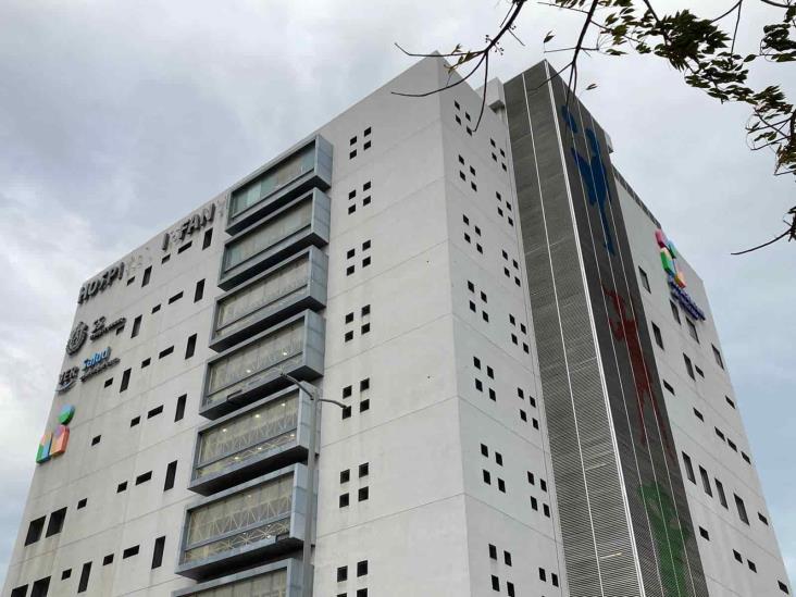 Familiares de enfermos en la Torre Pediátrica de Veracruz se quejan de la falta de aire acondicionado