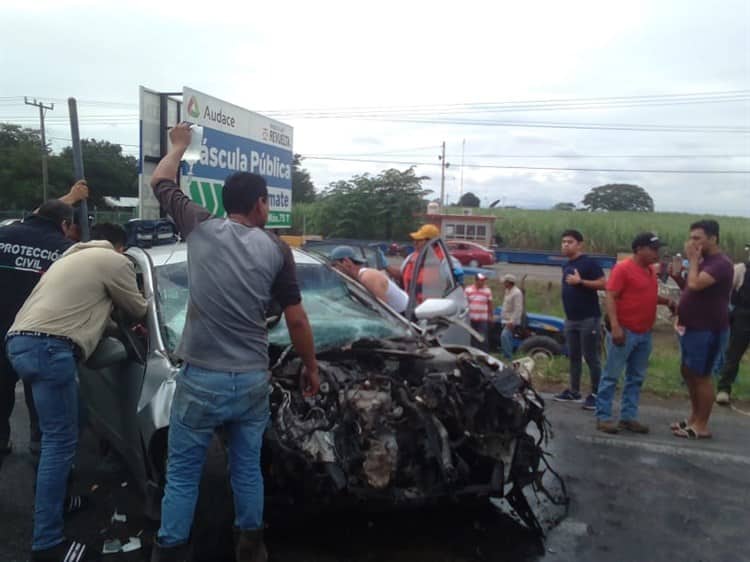Accidente deja 8 lesionados en carretera La Tinaja - Ciudad Alemán