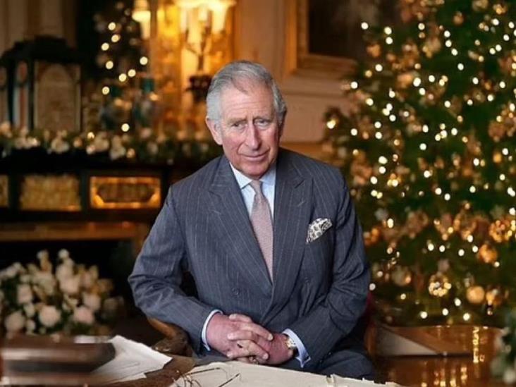 Rey Carlos III recuerda a la reina Isabel en su mensaje de Navidad