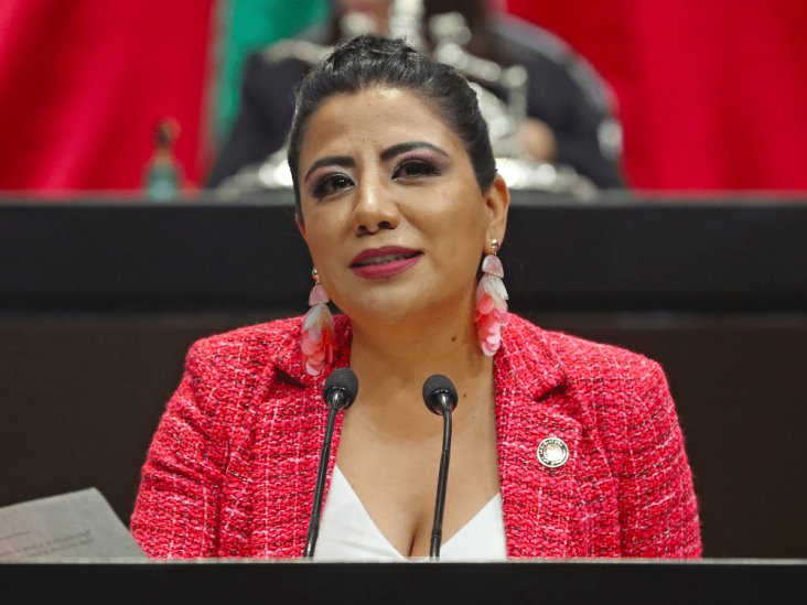 Lorena Piñón Rivera alza la mano para gobernar Veracruz en 2024