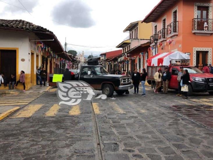 Comerciantes protestan tras desalojo y toman Palacio Municipal de Xico