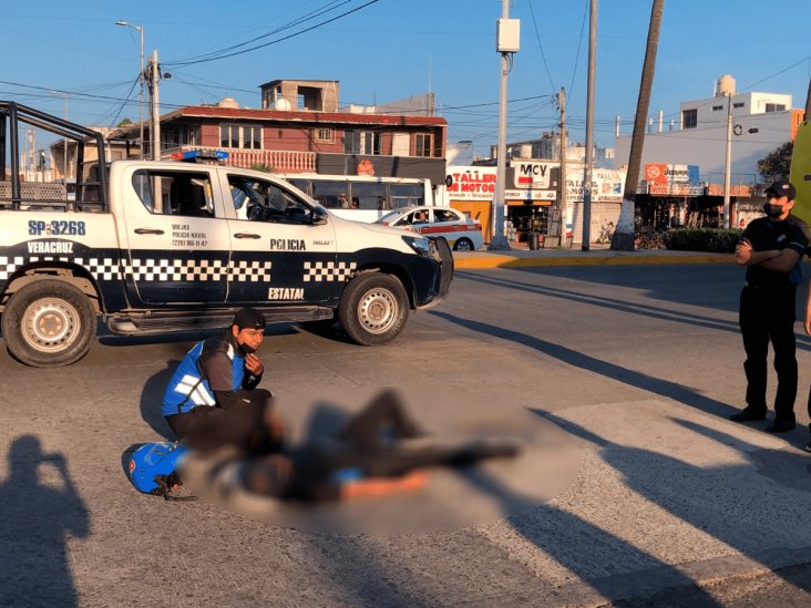 Camioneta atropella a motociclista sobre avenida en Veracruz(+Video)