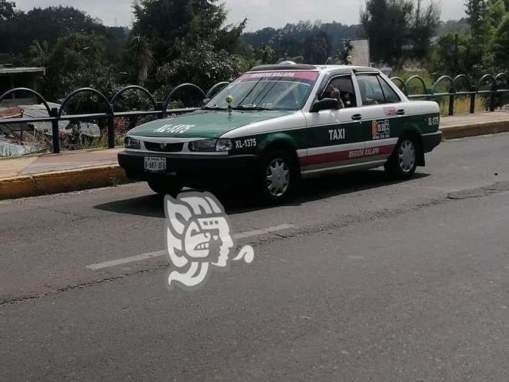 Ciudadanos denuncian cobros excesivos de taxistas en Xalapa