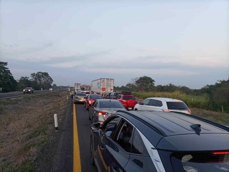 Tráfico kilométrico en la carretera Córdoba-Veracruz