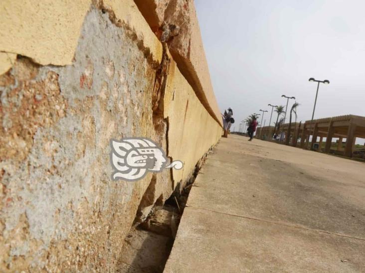 Coatzacoalcos: Muro entre la playa y el Hemiciclo ya presenta grietas