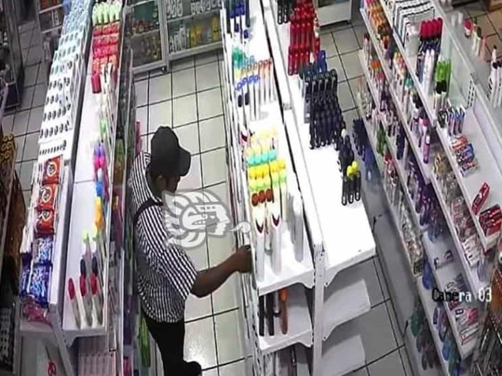 Solitario ladrón roba en farmacia de Misantla; es captado por cámara de seguridad (+Video)