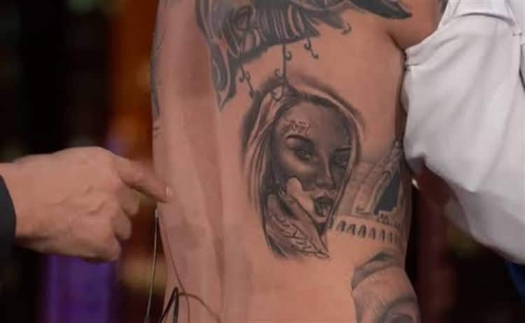 Santa Fe Klan, presume el tatuaje que tiene de su expareja en un programa de TV