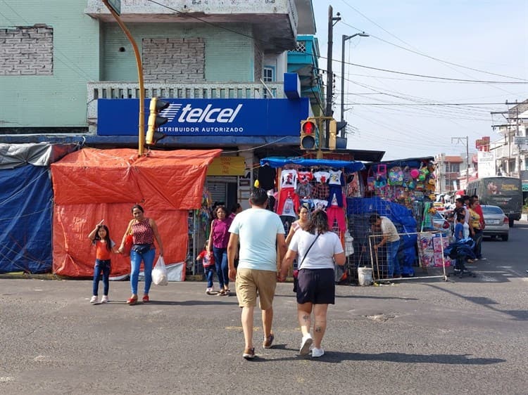 ¡Compras de última hora! Abarrotan mercados de Veracruz