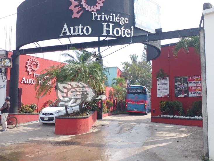 Atienden a hombre por posible sobredosis en motel de Coatzacoalcos (+Vídeo)