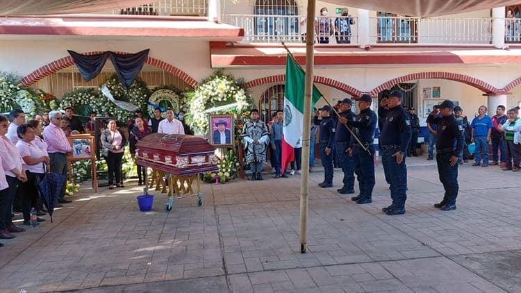 Velan cuerpo del alcalde de Rafael Delgado en palacio municipal