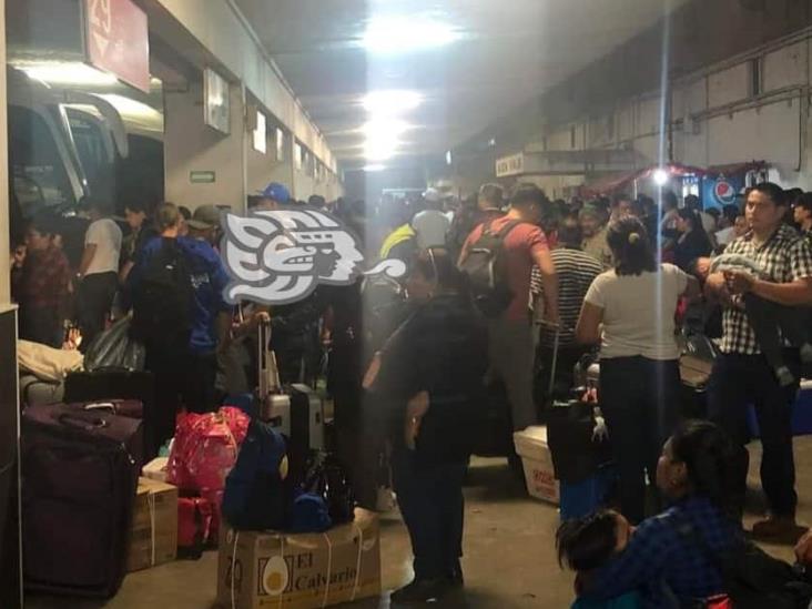 Éxodo de viajeros ‘rebasa’ a la central de autobuses de Poza Rica