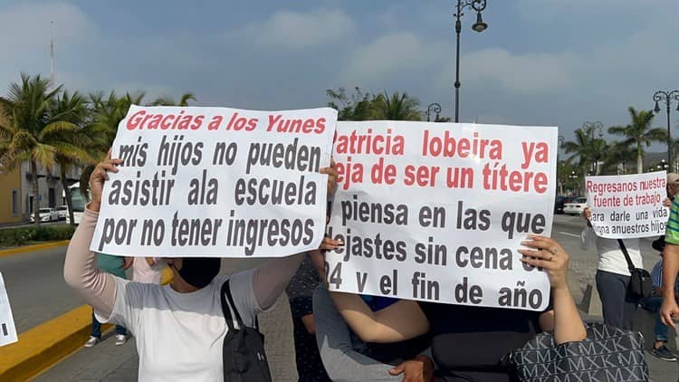 Comerciantes del malecón exigen opciones para ofrecer sus productos en Veracruz  (+Video)