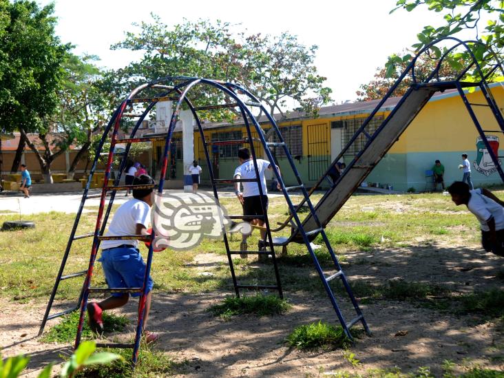 Más de 300 mil alumnos del sur de Veracruz volverán a clases el lunes