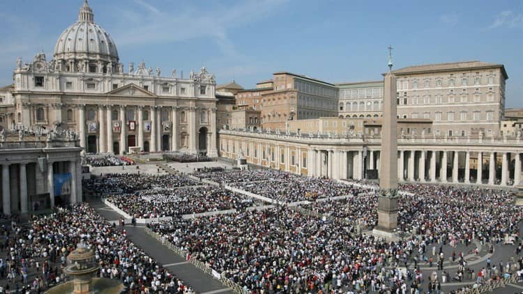 Así se realiza el funeral de Benedicto XVI; lo encabeza el papa Francisco