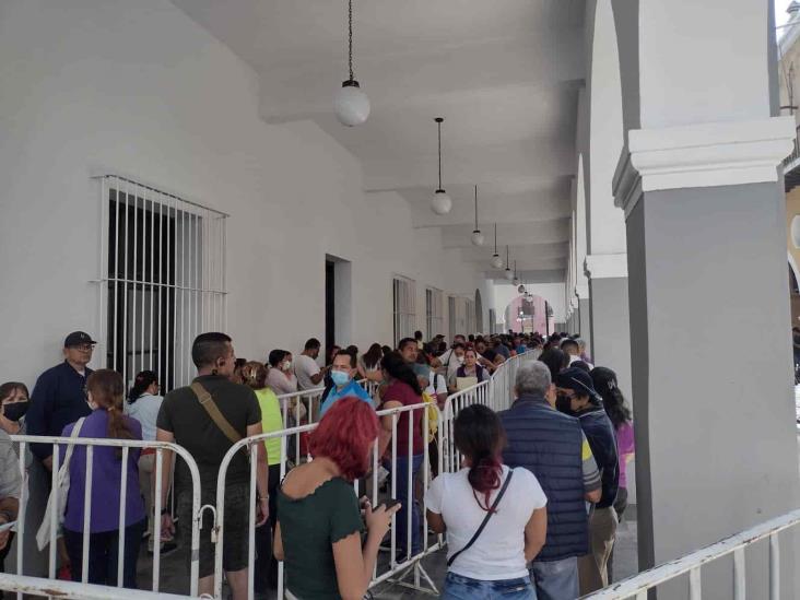 En Veracruz, largas filas para el pago del Predial 2023