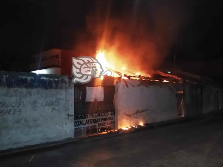 En Misantla, voraz incendio consume vivienda (+Video)