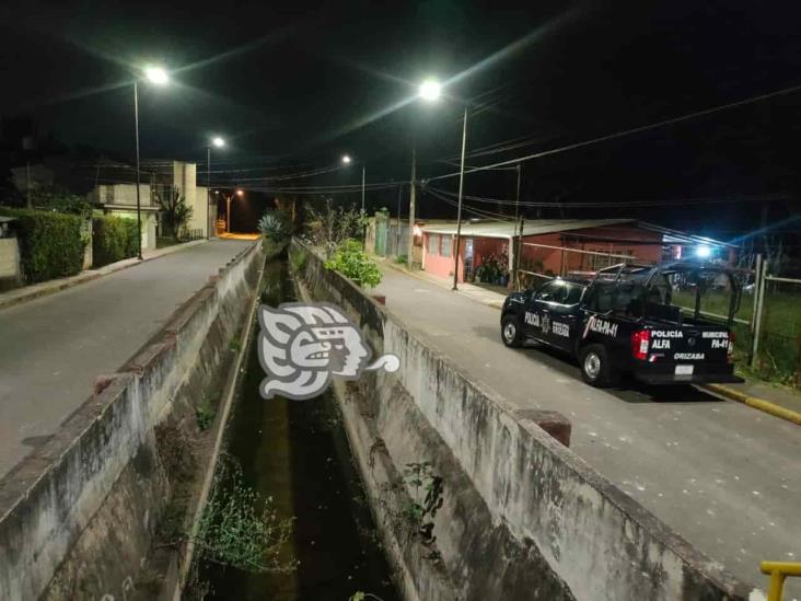 Tres migrantes, a punto de ahogarse al huir de policías de Río Blanco
