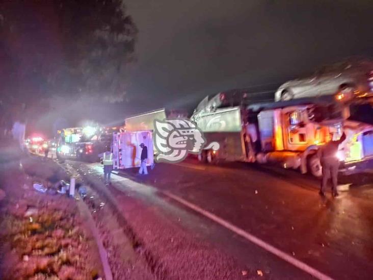 Accidente múltiple en la  autopista Puebla-Orizaba deja daños materiales