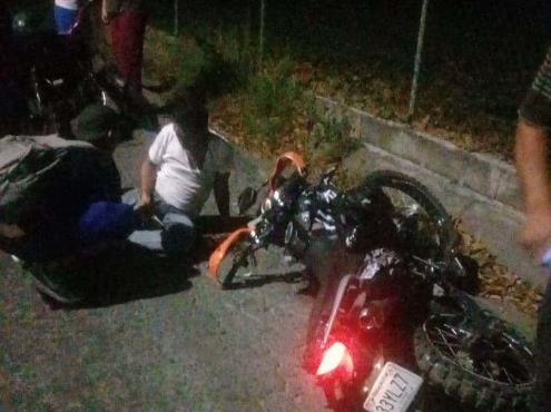 Motociclista herido del rostro tras derrapar en camino a Mata de Pita