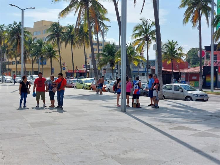 Afluencia moderada de bañistas en último día de vacaciones en Veracruz (+Video)