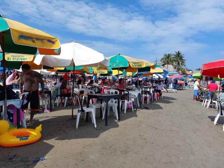 Afluencia moderada de bañistas en último día de vacaciones en Veracruz (+Video)