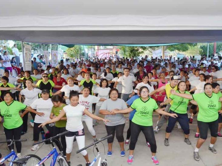 Invitan a mujeres a ejercitarse con zumba gratuita en Alvarado