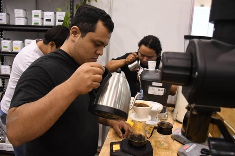 En Veracruz, barras de café comienzan a desplazar a cafeterías tradicionales