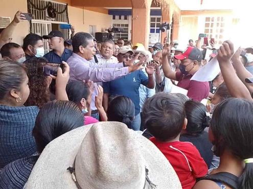 Protestan pobladores de Ixhuatlancillo; piden al alcalde les dote de agua (+Video)