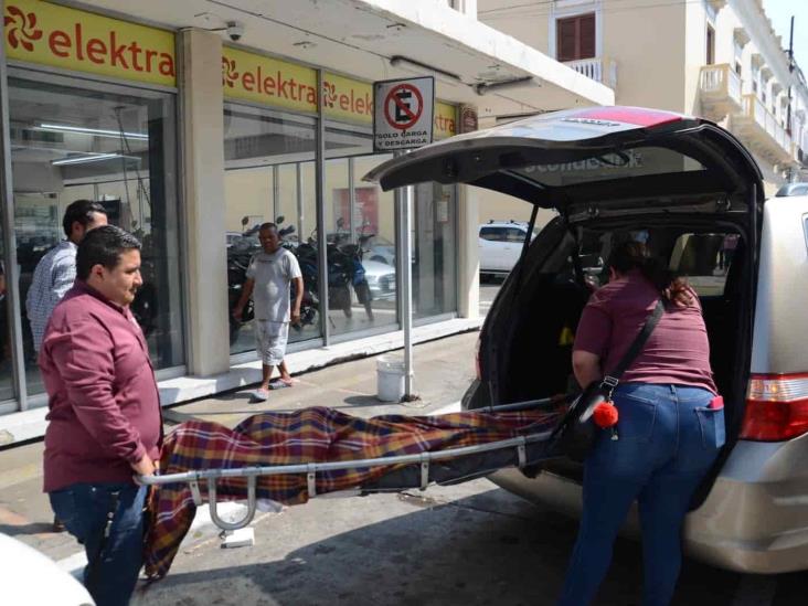 Muere octagenario haciendo fila en Elektra de Veracruz (+video)