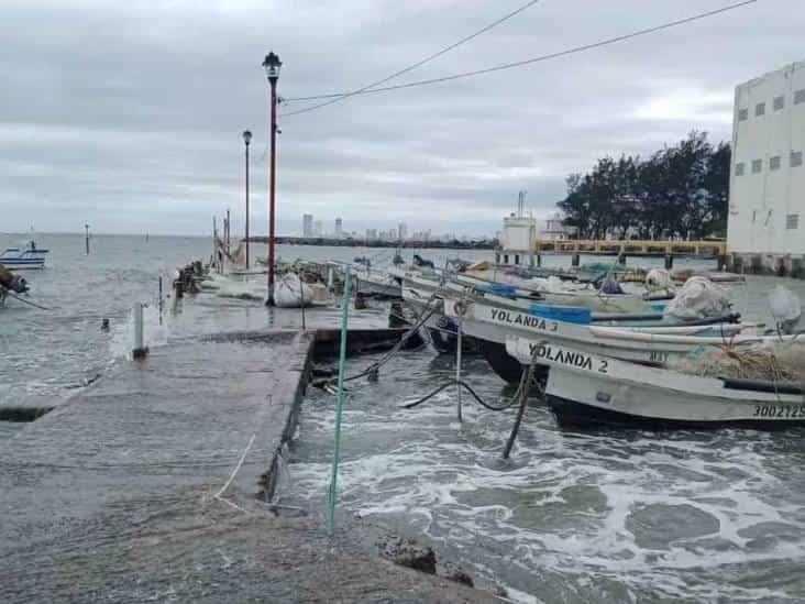 Por vientos de norte, cierran navegación menor en el puerto de Veracruz