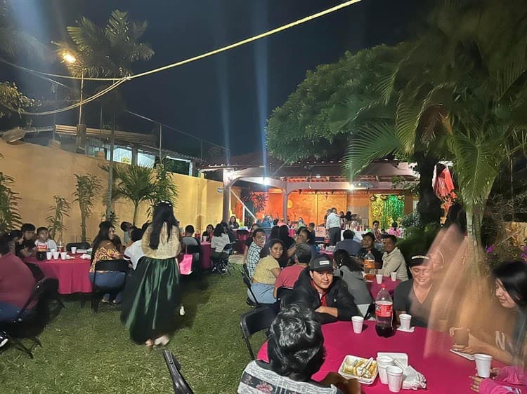 ¡Le salvan la fiesta! Quinceañera en Veracruz es plantada por invitados; le llegaron desconocidos