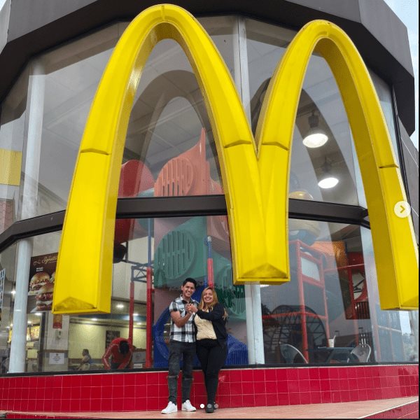 ¡En Veracruz! Le propone matrimonio a su novia en un McDonald’s