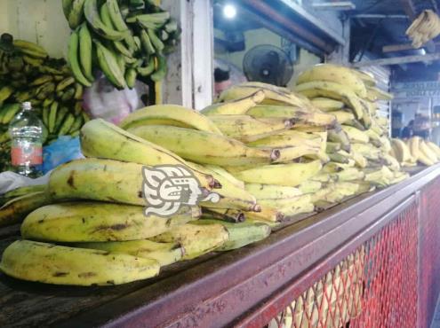 Cambio de clima y exportaciones, inflan precio del plátano