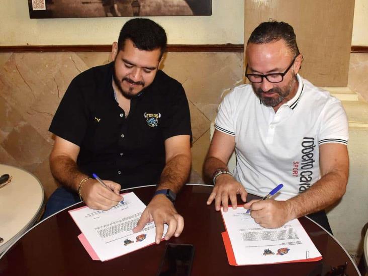 Firma Liga Formativa convenio con Toros Boca FC