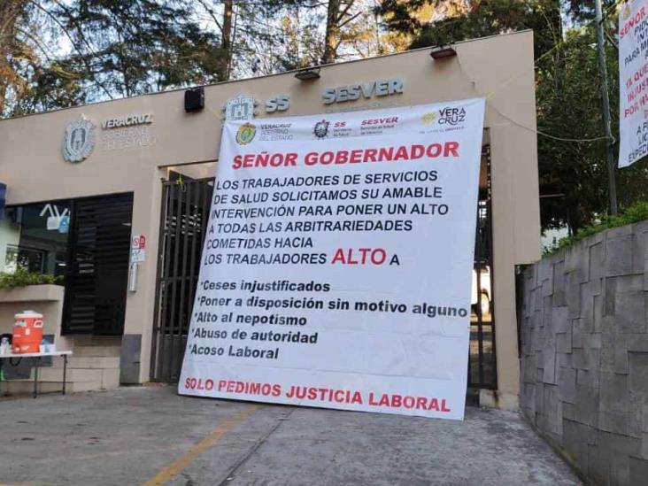 En Xalapa, detienen a exempleada de Sesver que acusó despidos injustificados (+Video)