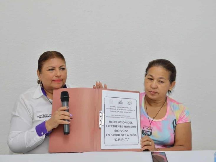 Junto a DIF Coatzacoalcos, abuela consigue custodia de su nieta tras feminicidio de su madre
