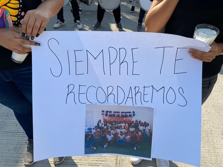 Rinden homenaje a Joel, menor asesinado en un asalto en Veracruz al salir de la escuela (+Video)