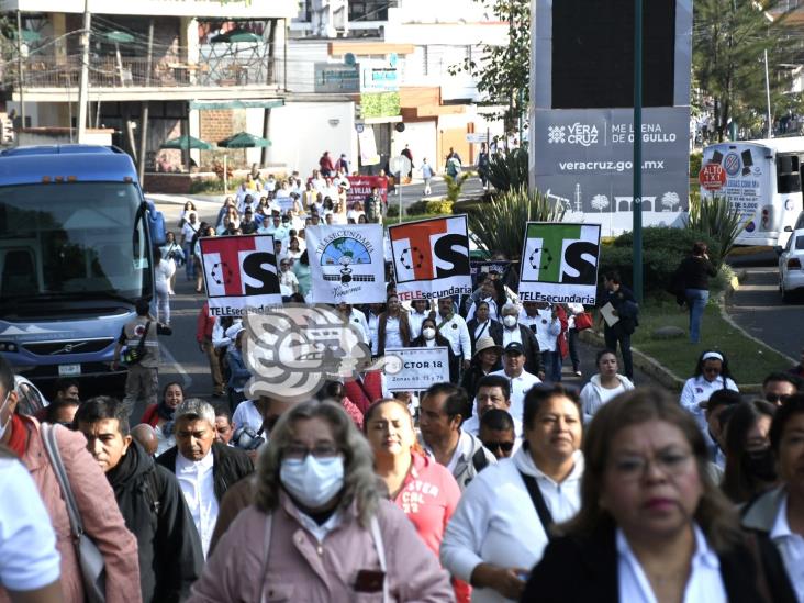 Maestros celebran con marcha aniversario 55 de Telesecundarias en Veracruz (+Video)